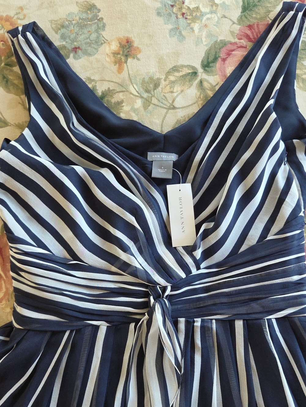 Ann Taylor 100% Silk Navy and White Striped V-Neck Dress Women's 6 NWT - Picture 3 of 16